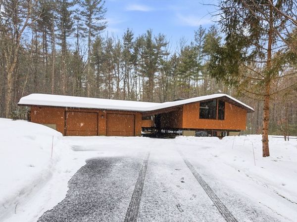 69 Long Ridge Rd, Carlisle, MA 01741