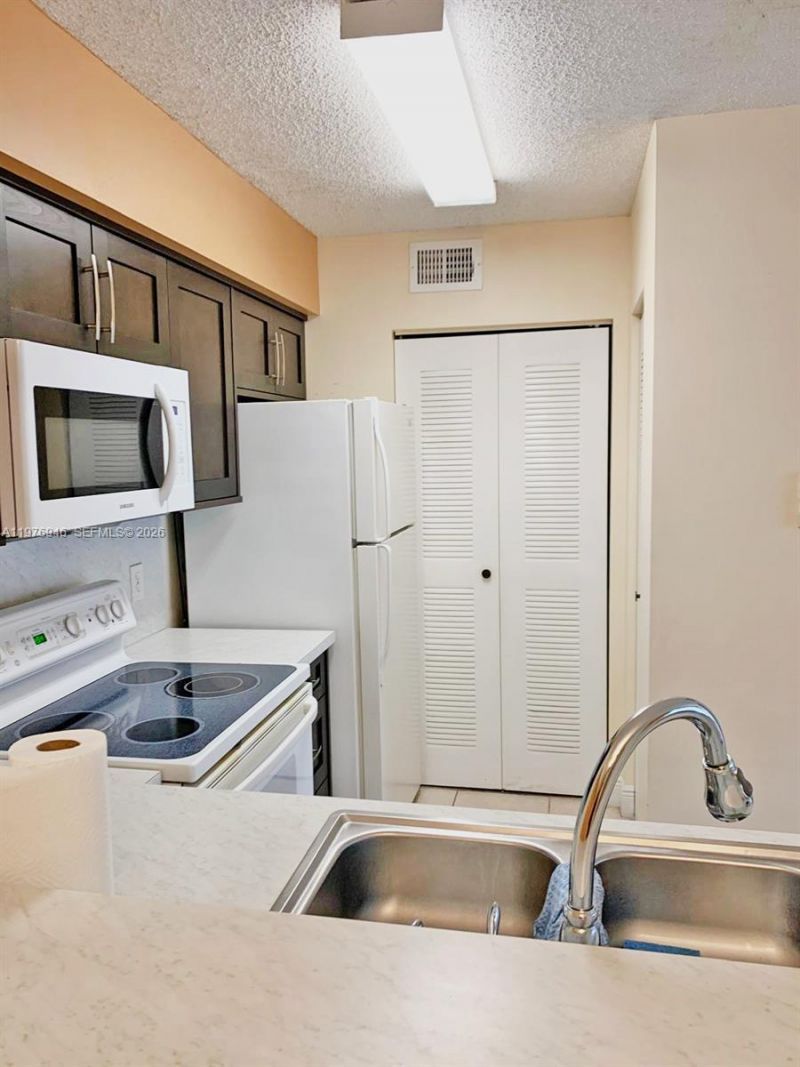 650 S Park Rd, Unit 24-5, Hollywood, FL 33021 Photo