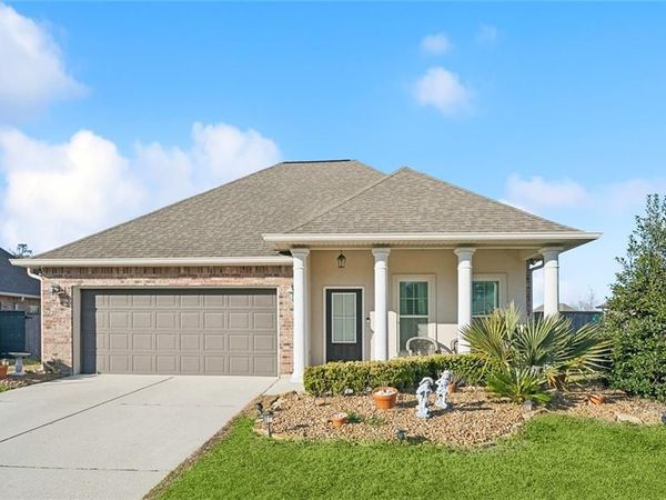 28117 LOIRET Court, Ponchatoula, LA 70454
