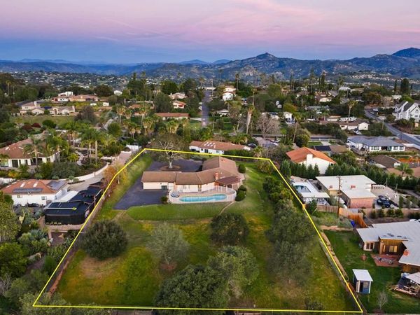 2717 Alexander Drive, Escondido, CA 92029