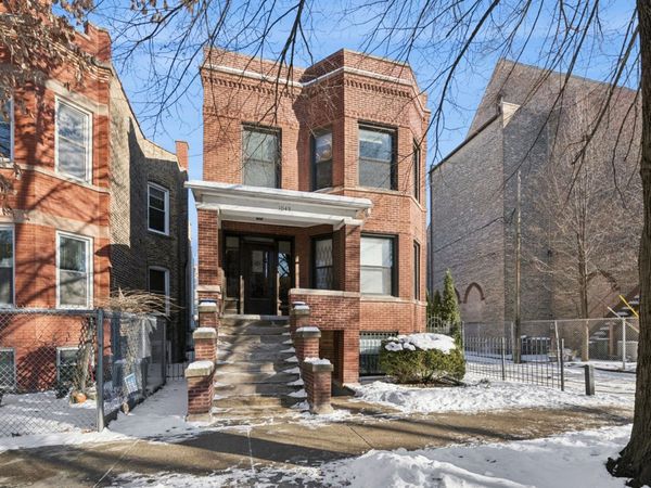 1049 N Oakley Boulevard , Chicago, IL 60622