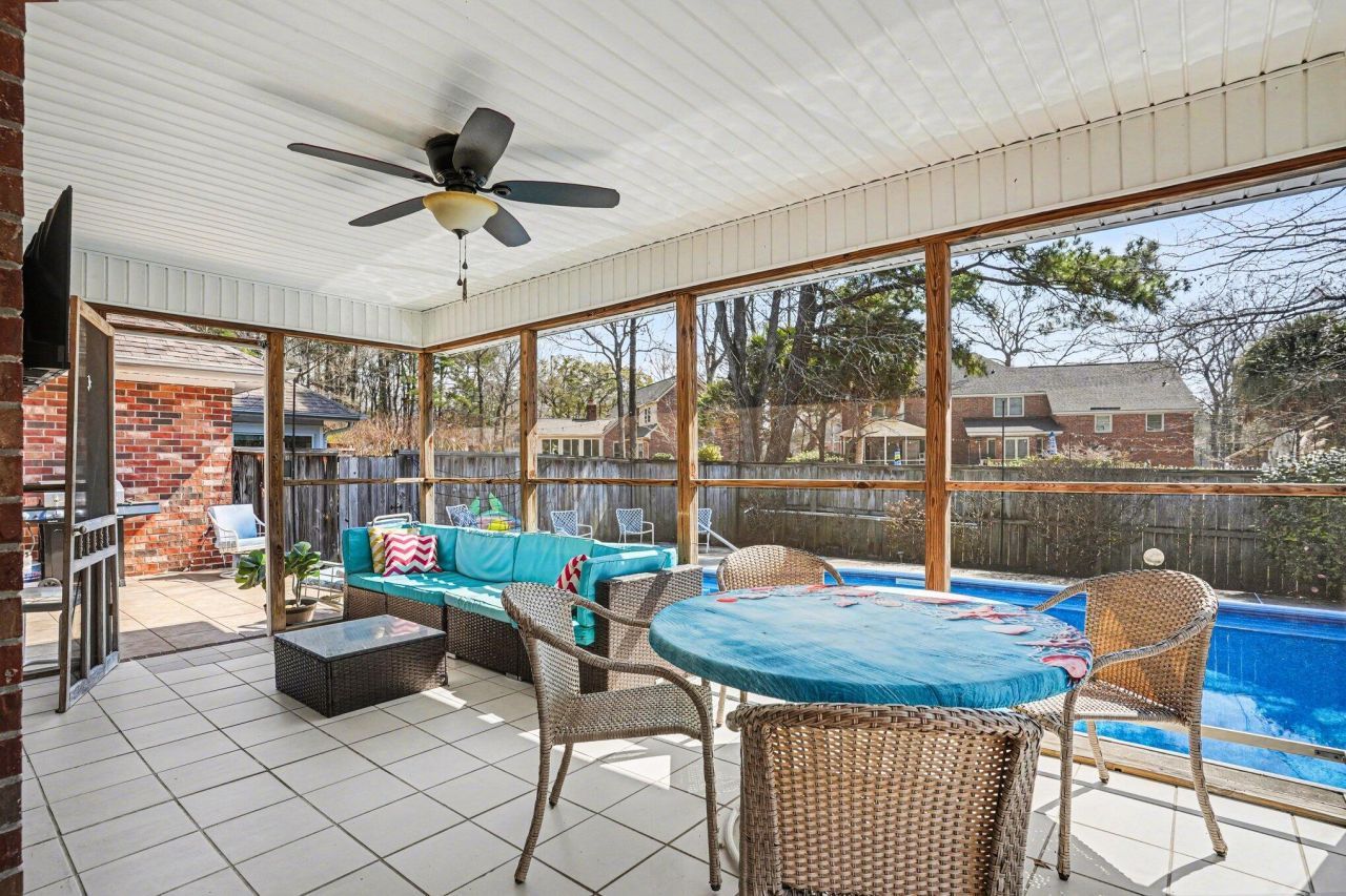 108 Dresden Drive Photo 18