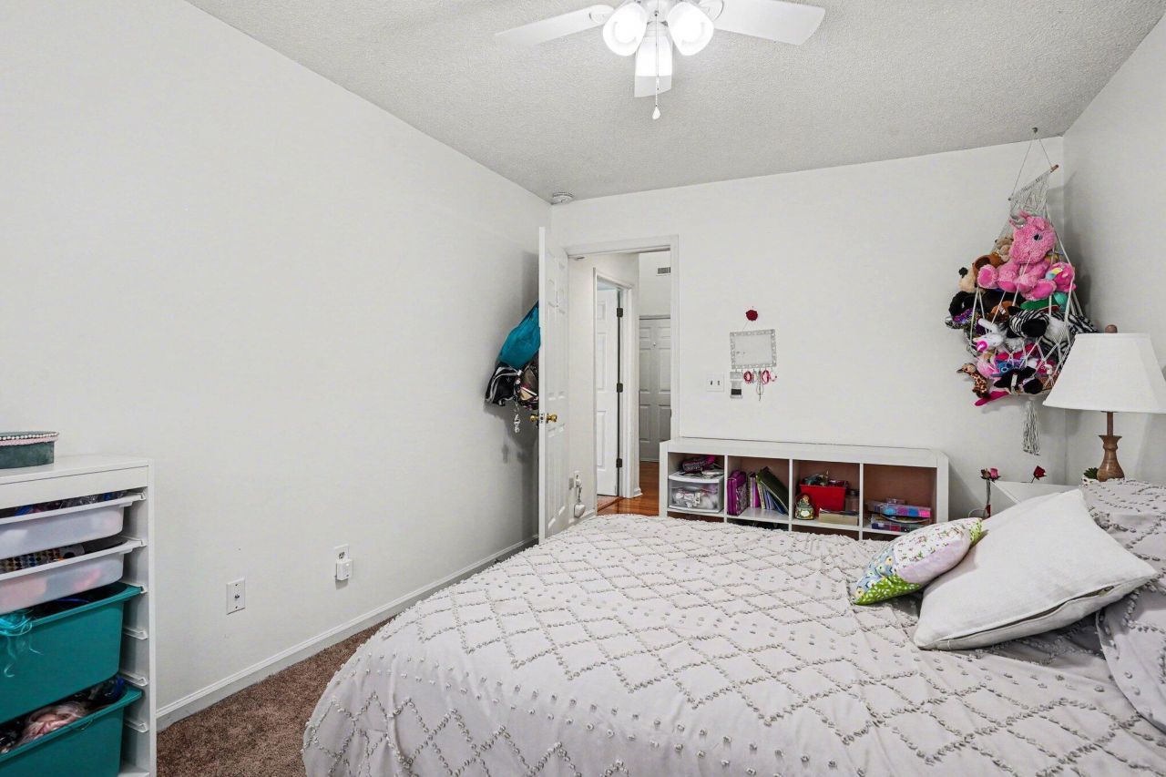 108 Dresden Drive Photo 28