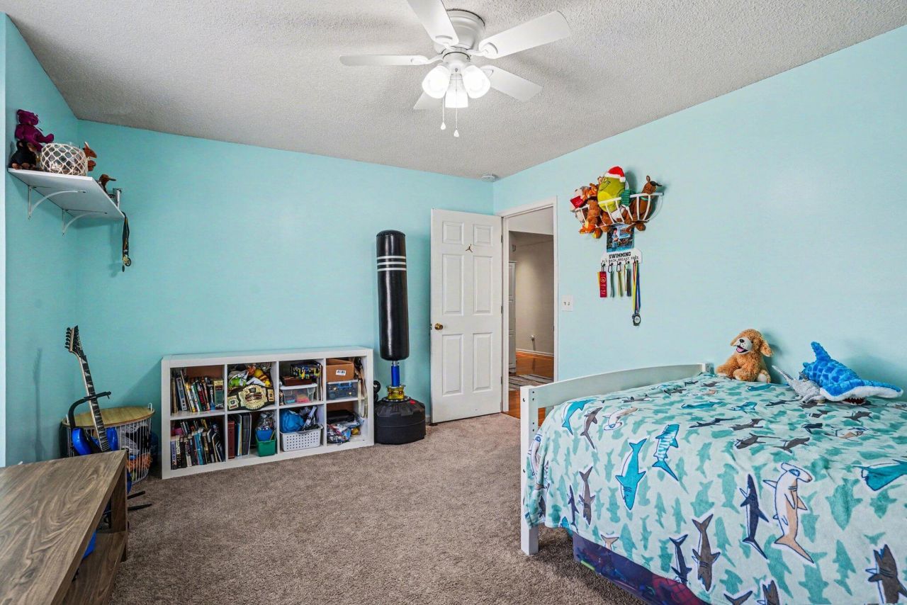 108 Dresden Drive Photo 31