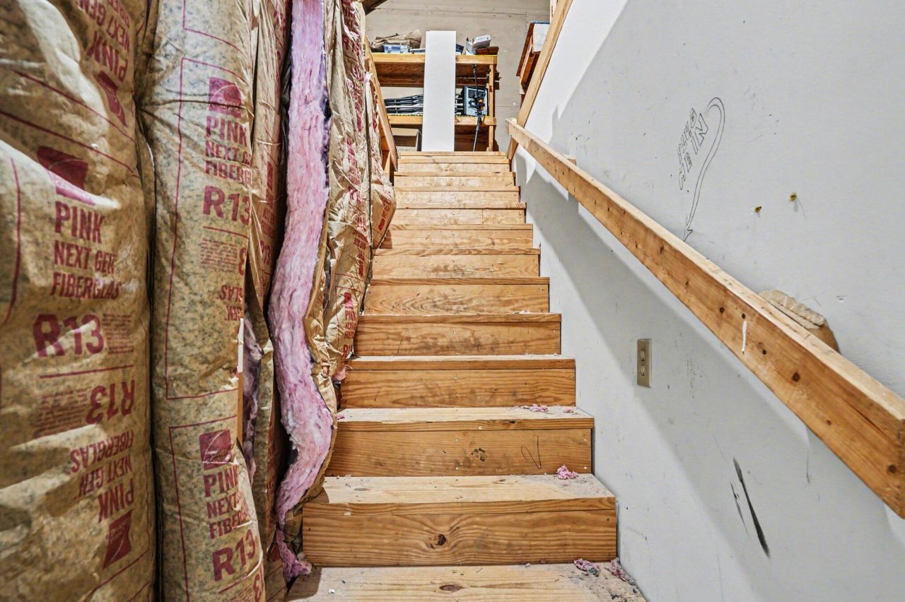 108 Dresden Drive Photo 34