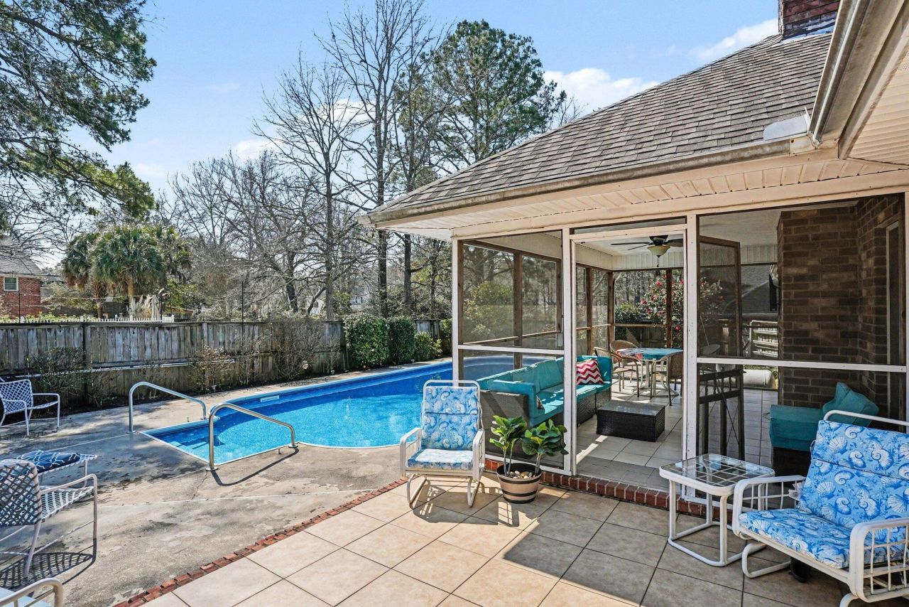 108 Dresden Drive Photo 39