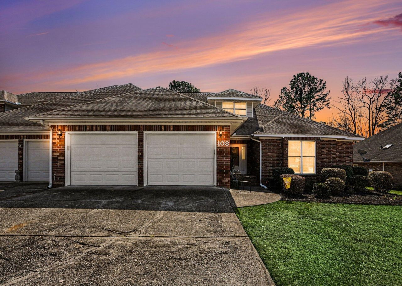 108 Dresden Drive Photo 4