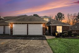 108 Dresden Drive photo 4