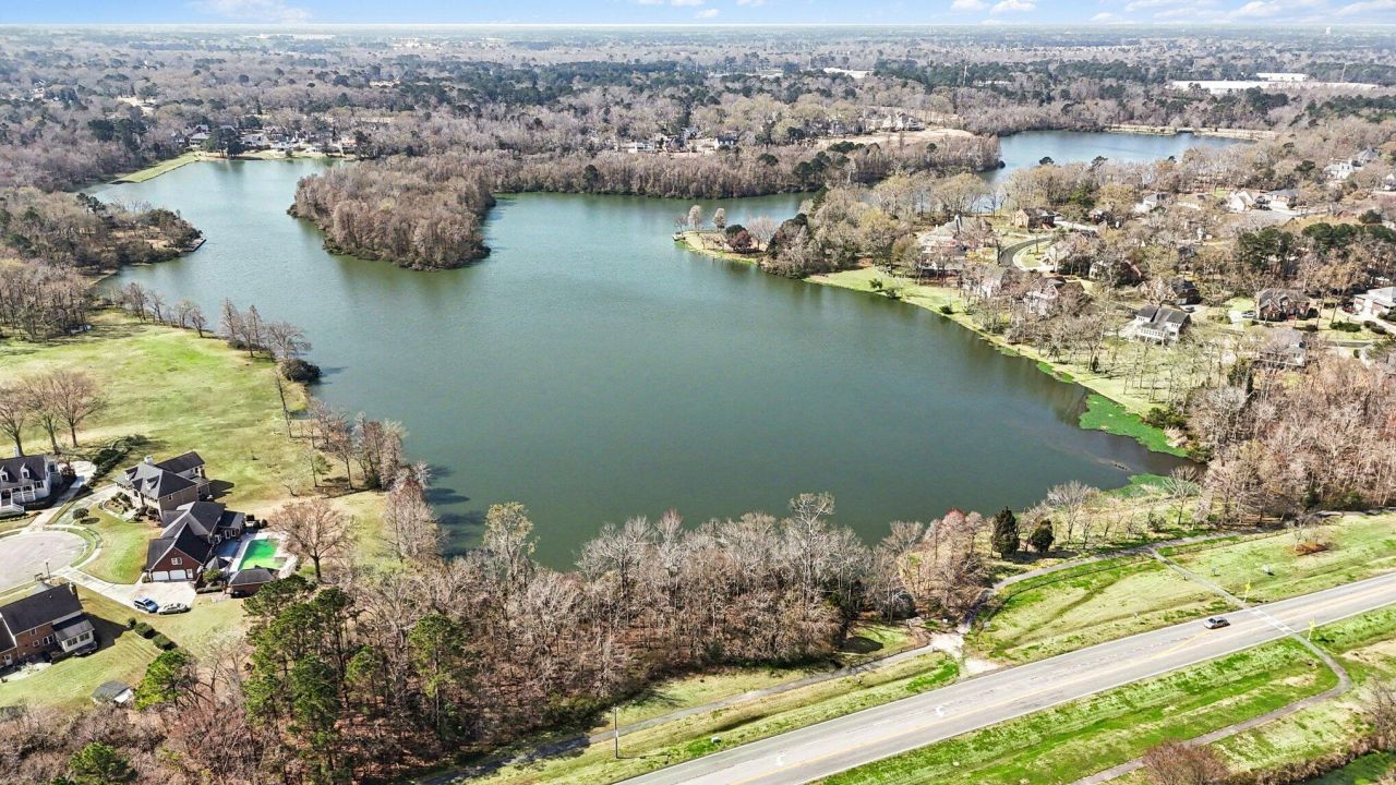 108 Dresden Drive Photo 41