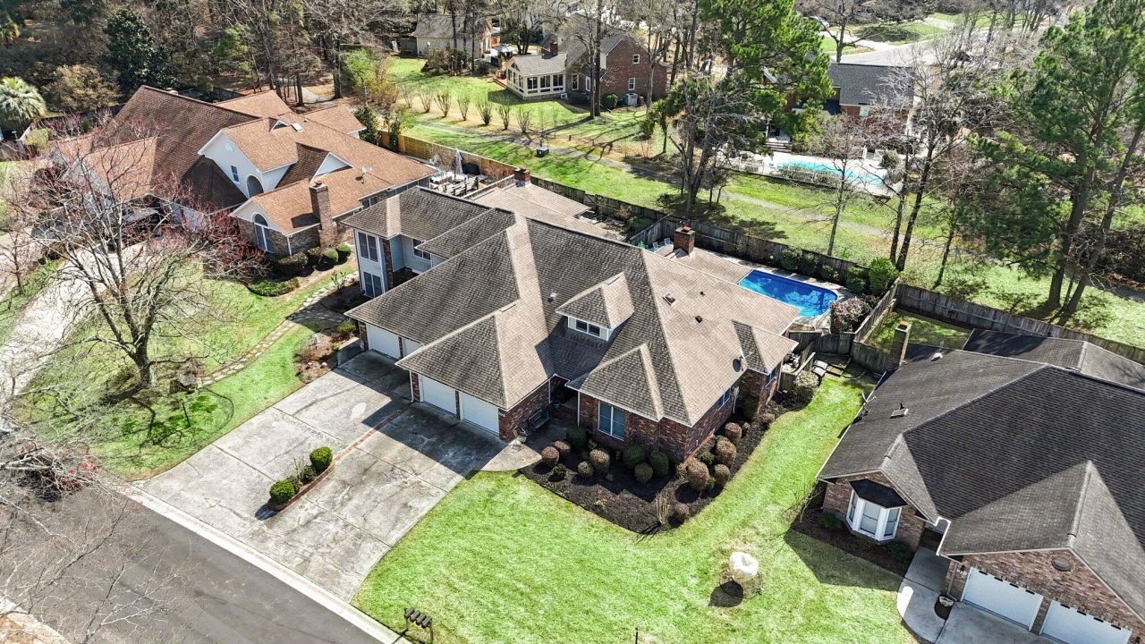 108 Dresden Drive Photo 44