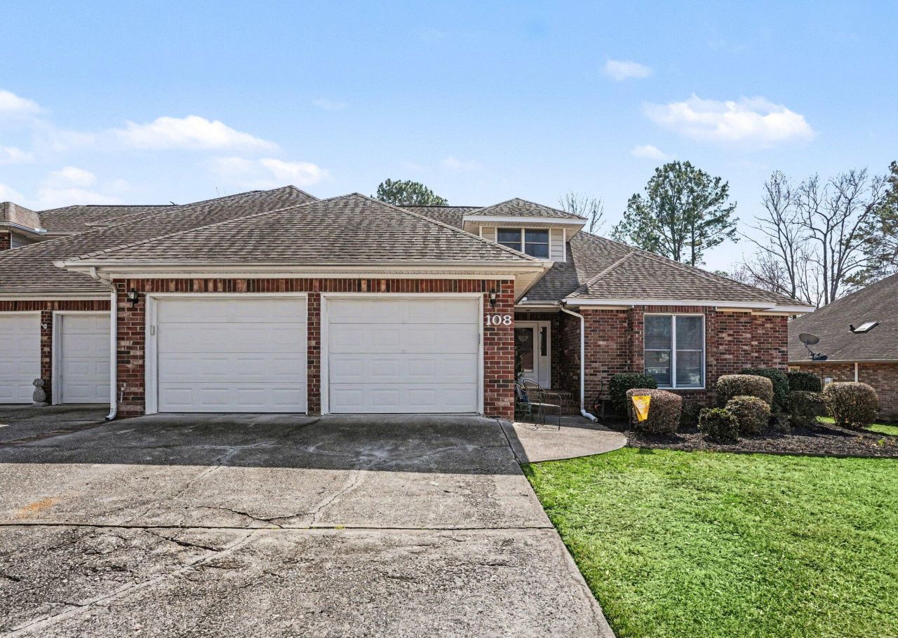 108 Dresden Drive Photo 5