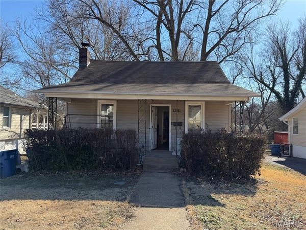 9034 Argyle Avenue , St Louis, MO 63114