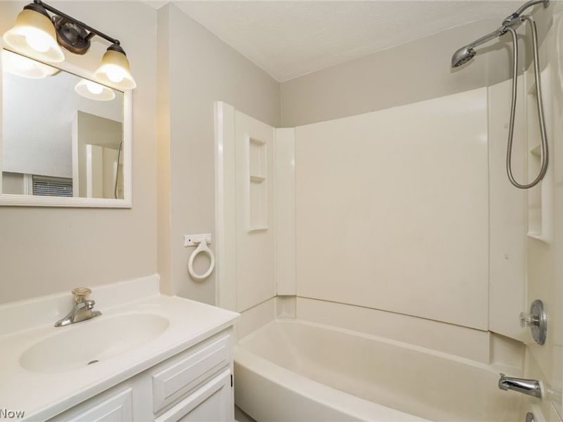 130 Taft Avenue, Elyria, OH 44035 Photo 11