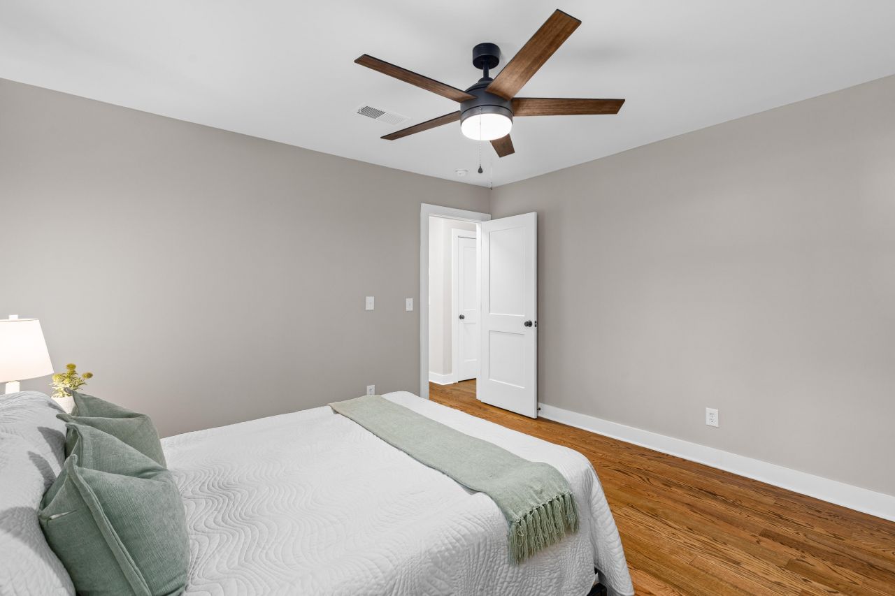 210 Live Oak Avenue Photo 11