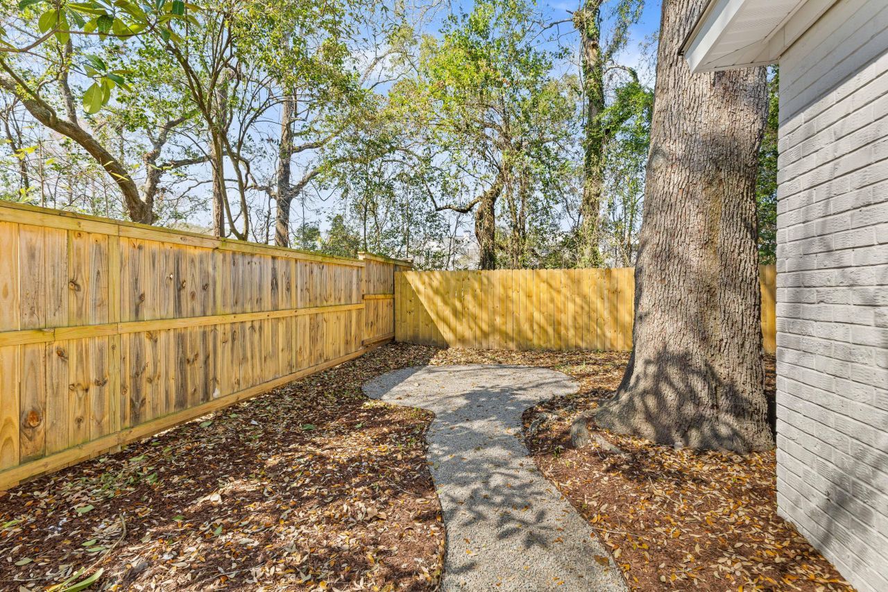 210 Live Oak Avenue Photo 35