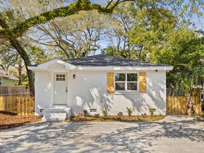 210 Live Oak Avenue, Charleston, SC 29407