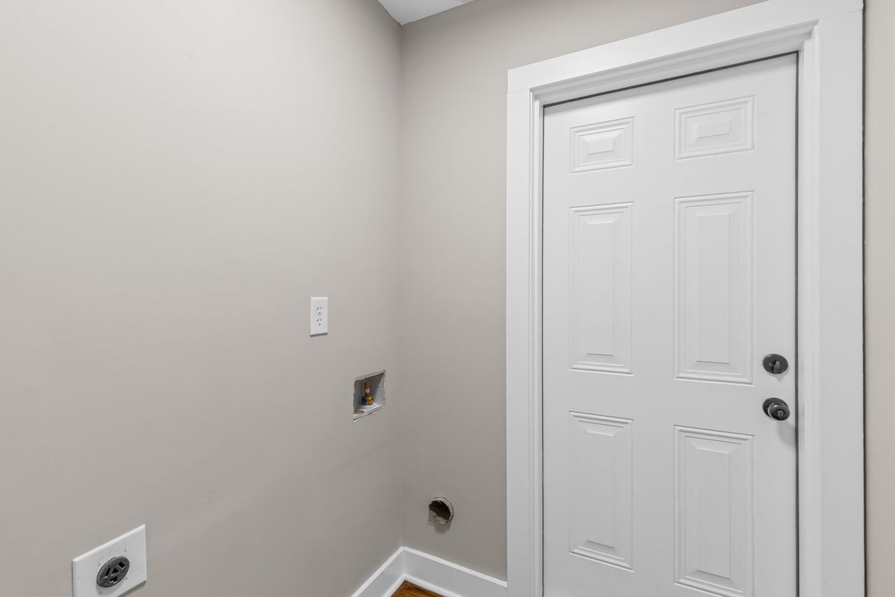 210 Live Oak Avenue Photo 14