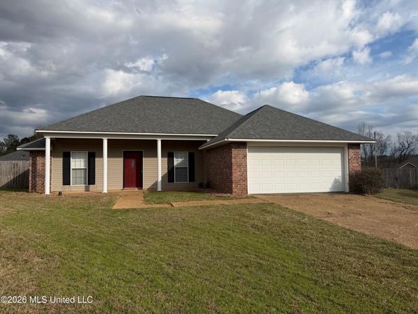602 Madeline Cove, Florence, MS 39073