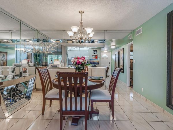 700 S Hollybrook Dr, Unit 304, Pembroke Pines, FL 33025