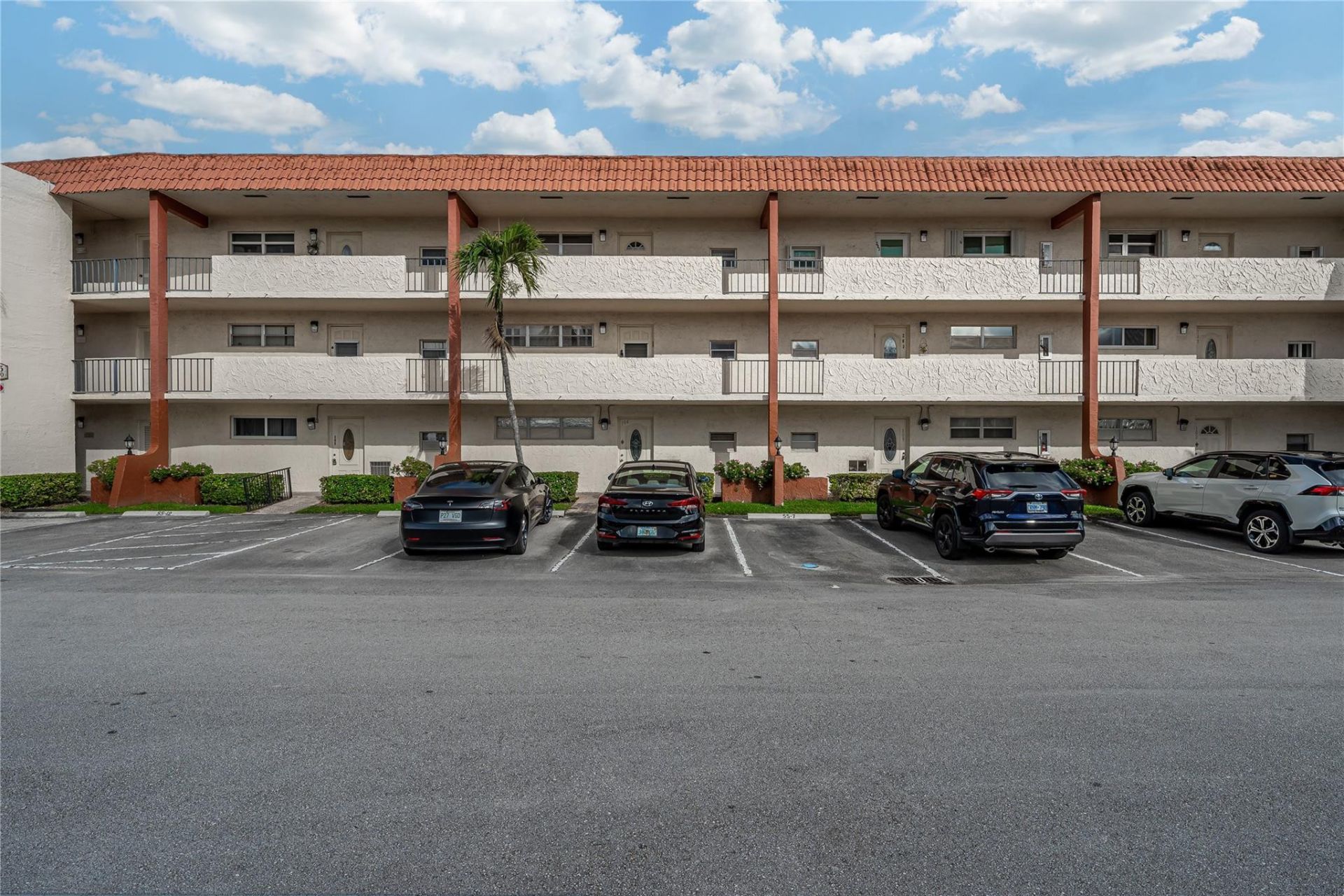 700 S Hollybrook Dr, Unit 304, Pembroke Pines, FL 33025 Photo