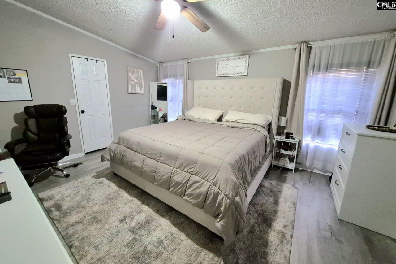 150 Crestwood Arch Photo 12