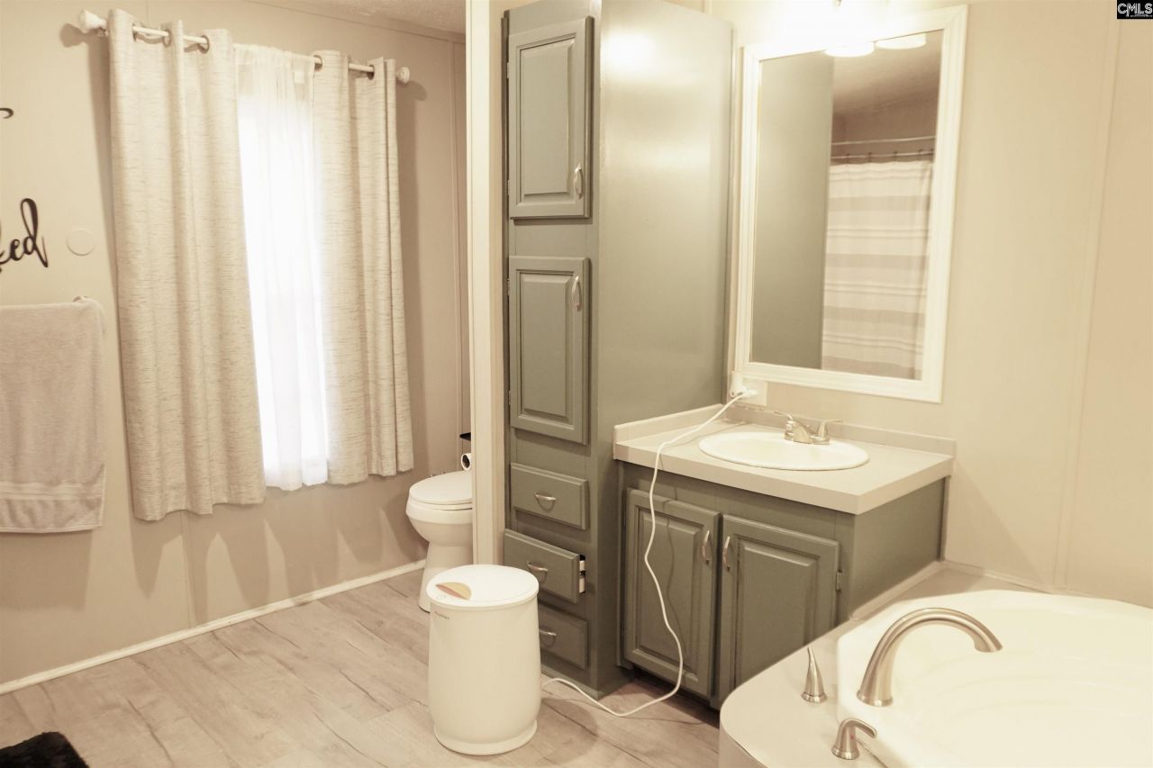 150 Crestwood Arch Photo 13