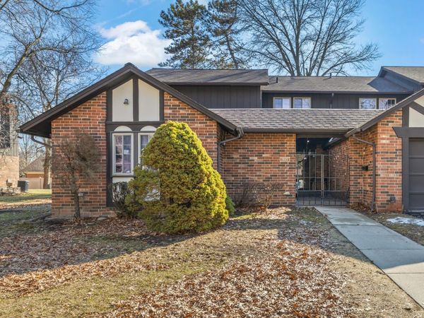 29322 Wellington Road W, Unit 111, Southfield, MI 48034