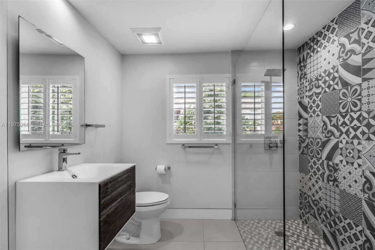 1632 SW 12th St, Miami, FL 33135 Photo