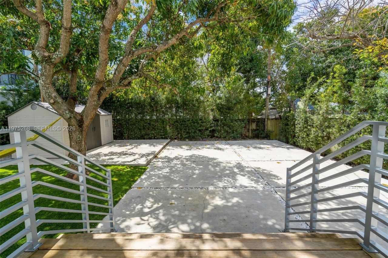 1632 SW 12th St, Miami, FL 33135 Photo