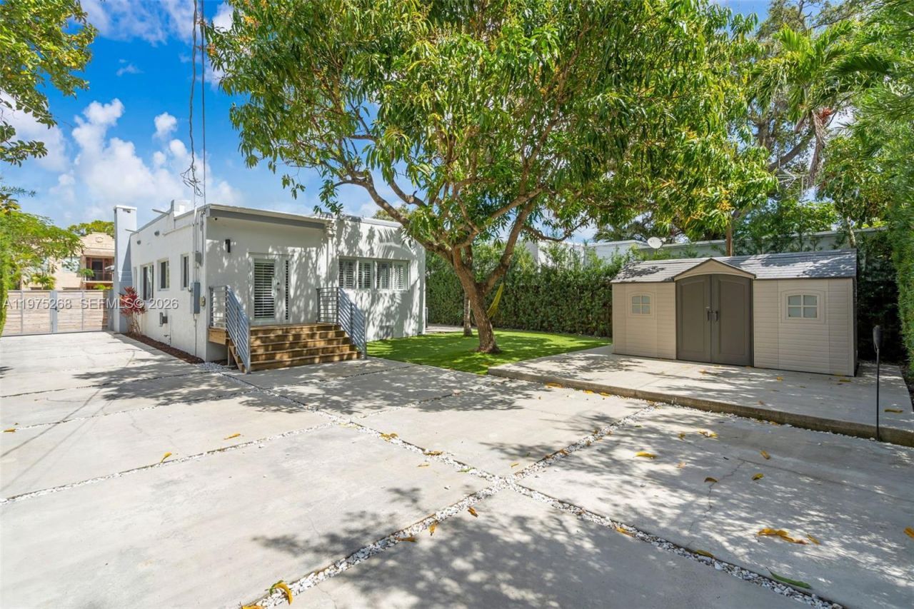 1632 SW 12th St , Miami, FL 33135 Photo