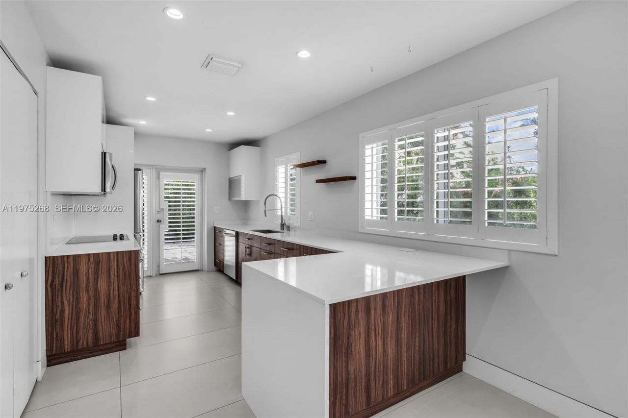 1632 SW 12th St , Miami, FL 33135 Photo