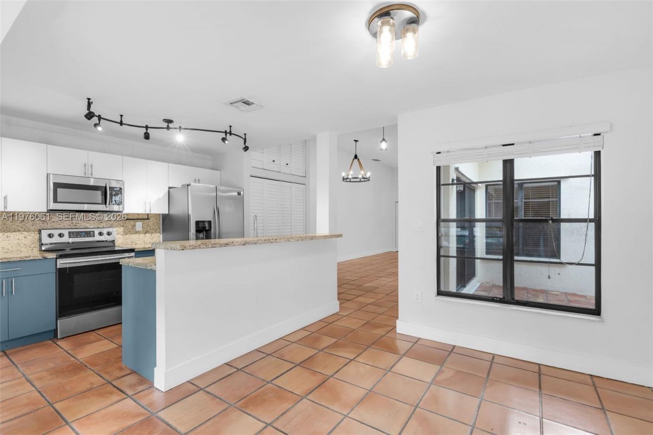 2934 W Trade Ave , Unit B, Miami, FL 33133 Photo