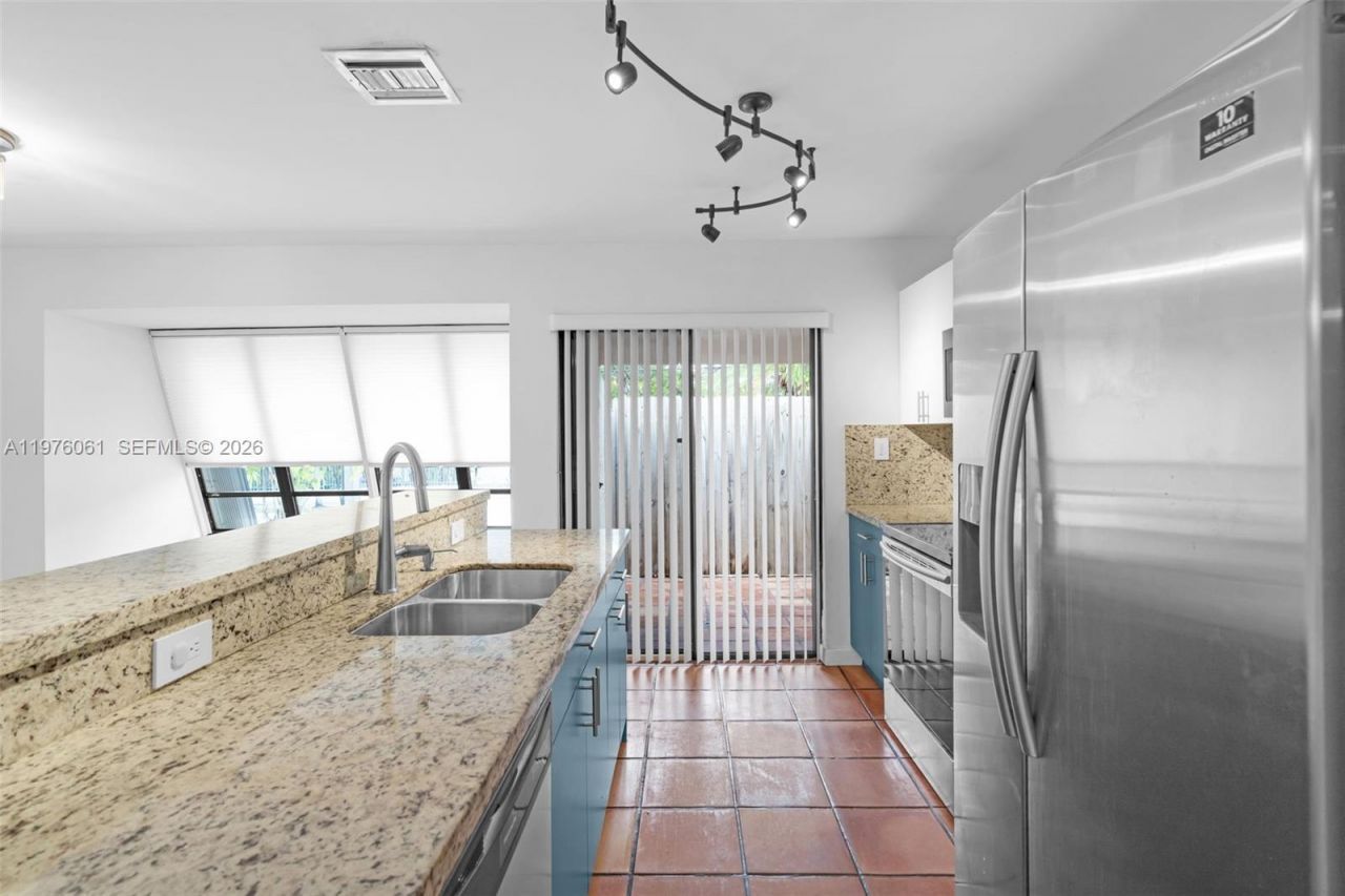 2934 W Trade Ave, Unit B, Miami, FL 33133 Photo