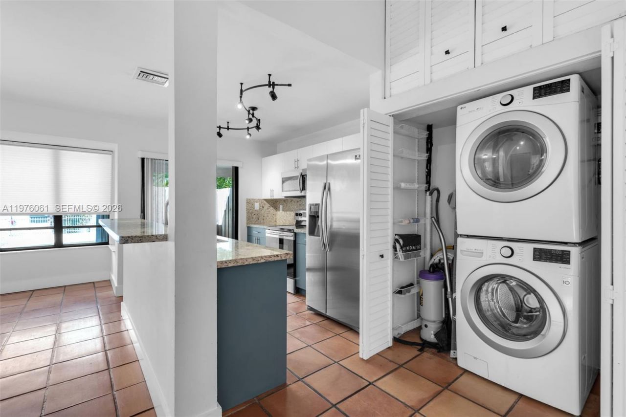 2934 W Trade Ave, Unit B, Miami, FL 33133 Photo