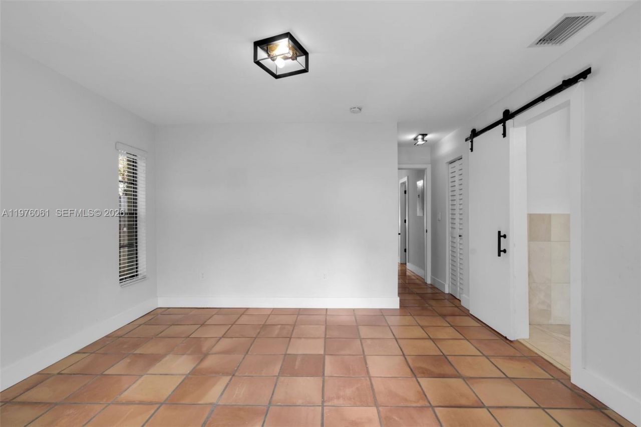 2934 W Trade Ave , Unit B, Miami, FL 33133 Photo