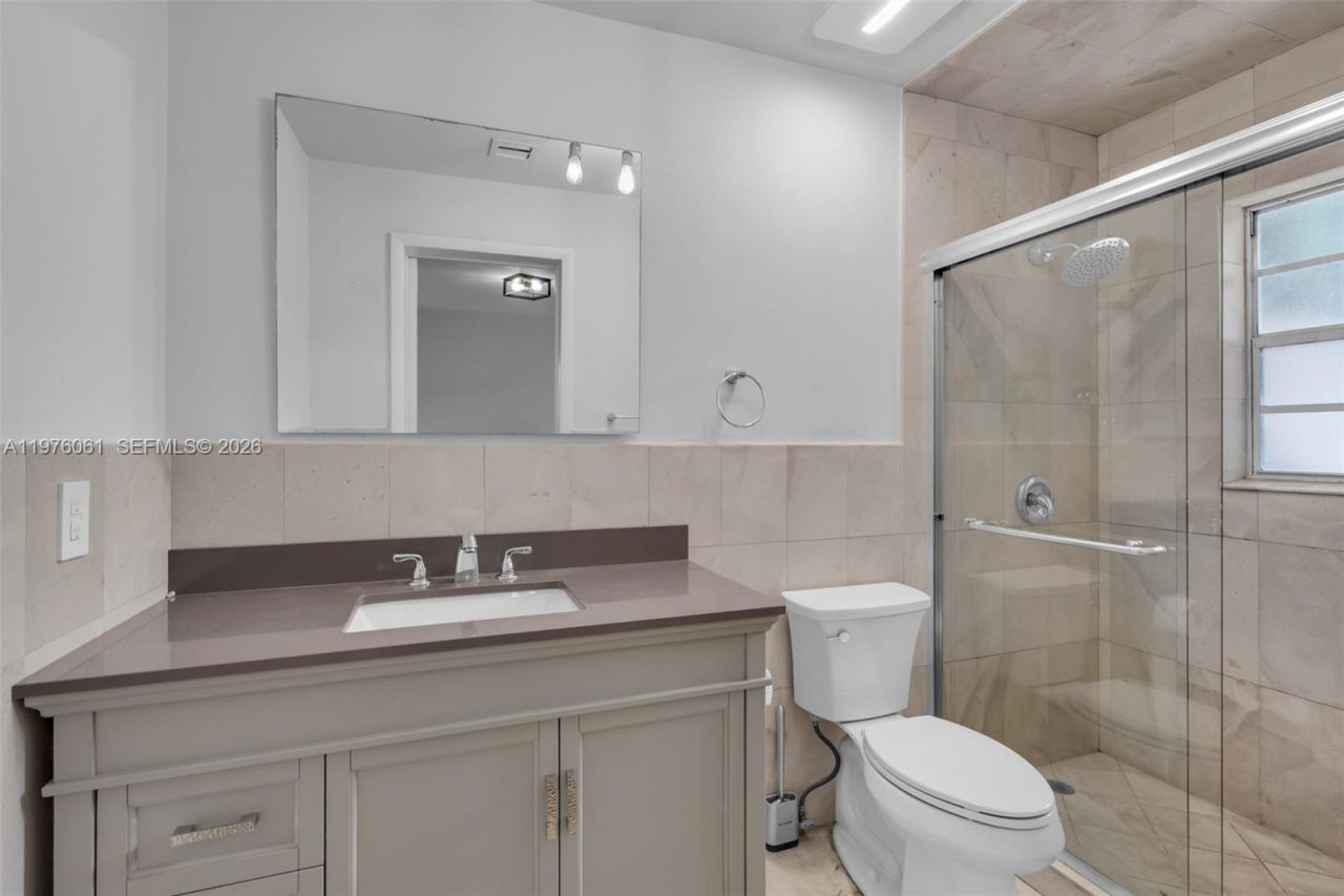 2934 W Trade Ave , Unit B, Miami, FL 33133 Photo