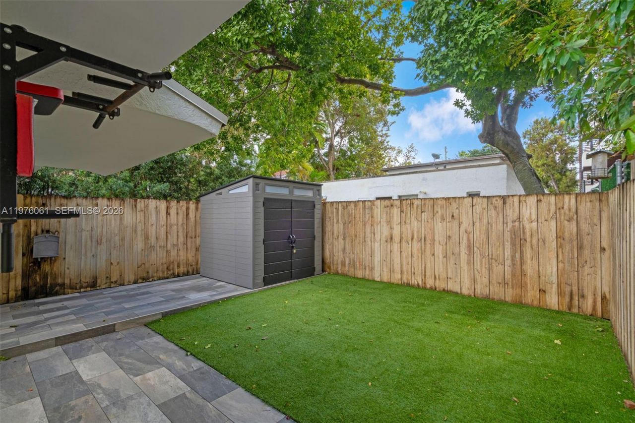 2934 W Trade Ave , Unit B, Miami, FL 33133 Photo