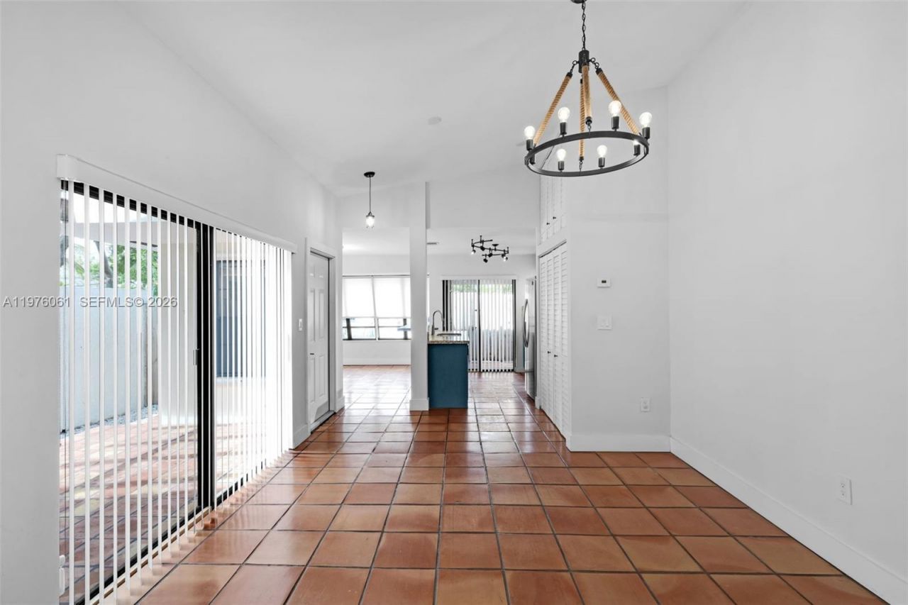 2934 W Trade Ave, Unit B, Miami, FL 33133 Photo