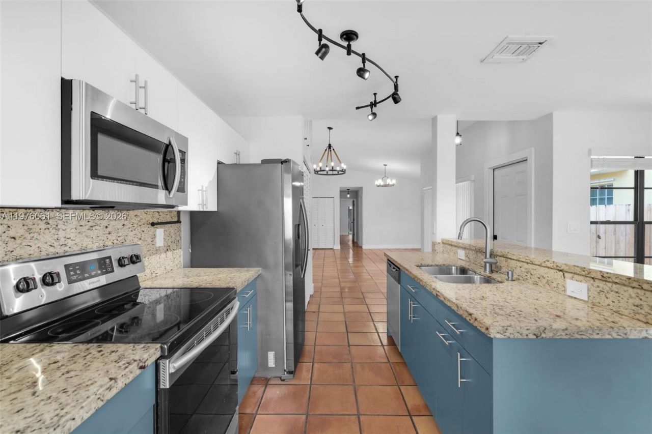 2934 W Trade Ave , Unit B, Miami, FL 33133 Photo