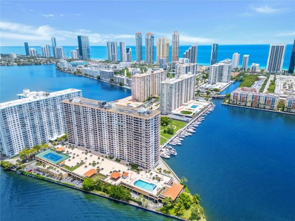 290 174th St , Unit 1006, Sunny Isles Beach, FL 33160