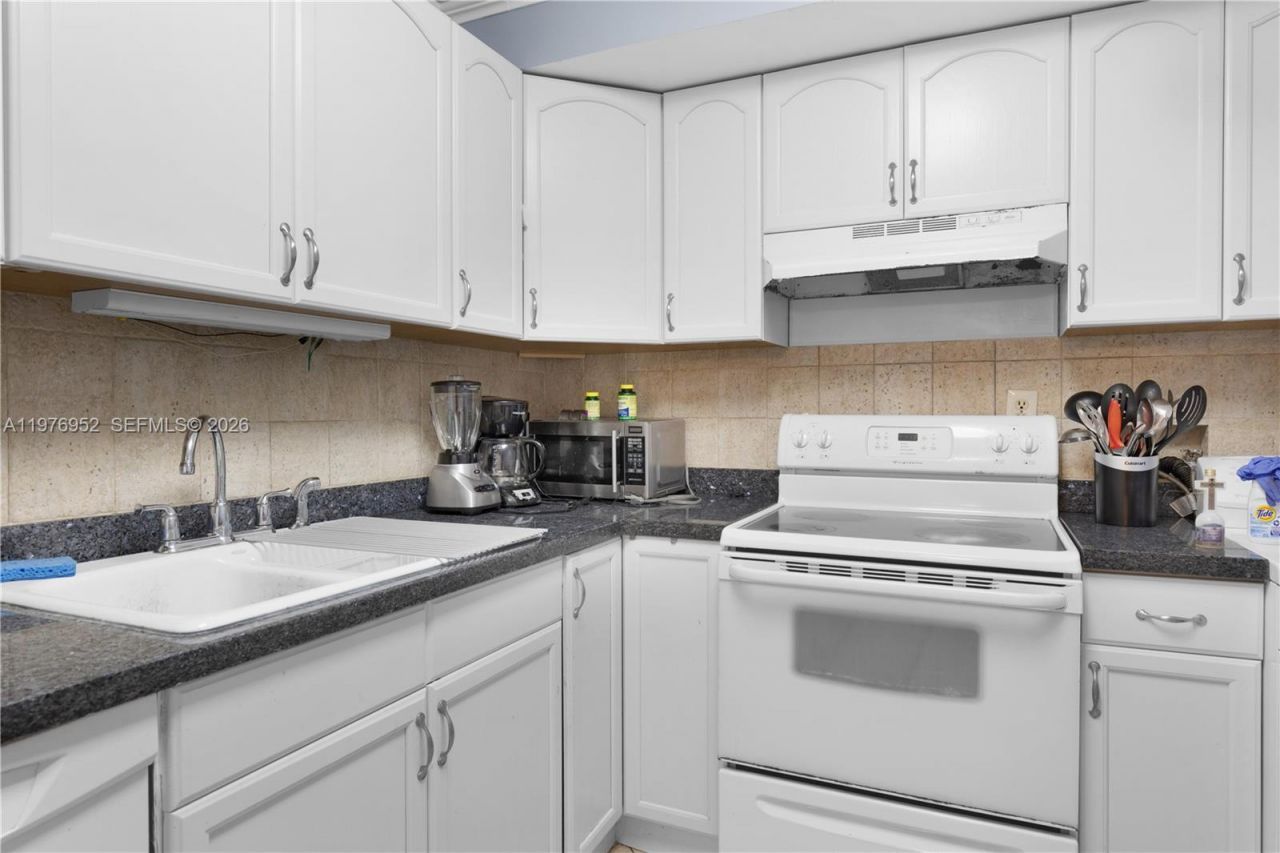 290 174th St , Unit 1006, Sunny Isles Beach, FL 33160 Photo