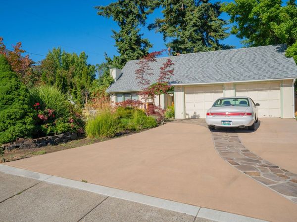 1277 Gardendale Avenue, Medford, OR 97504
