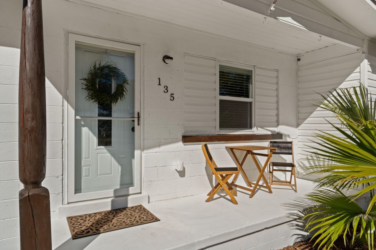 135 Moriarty Street, Fort Walton Beach, FL 32548 Main Photo