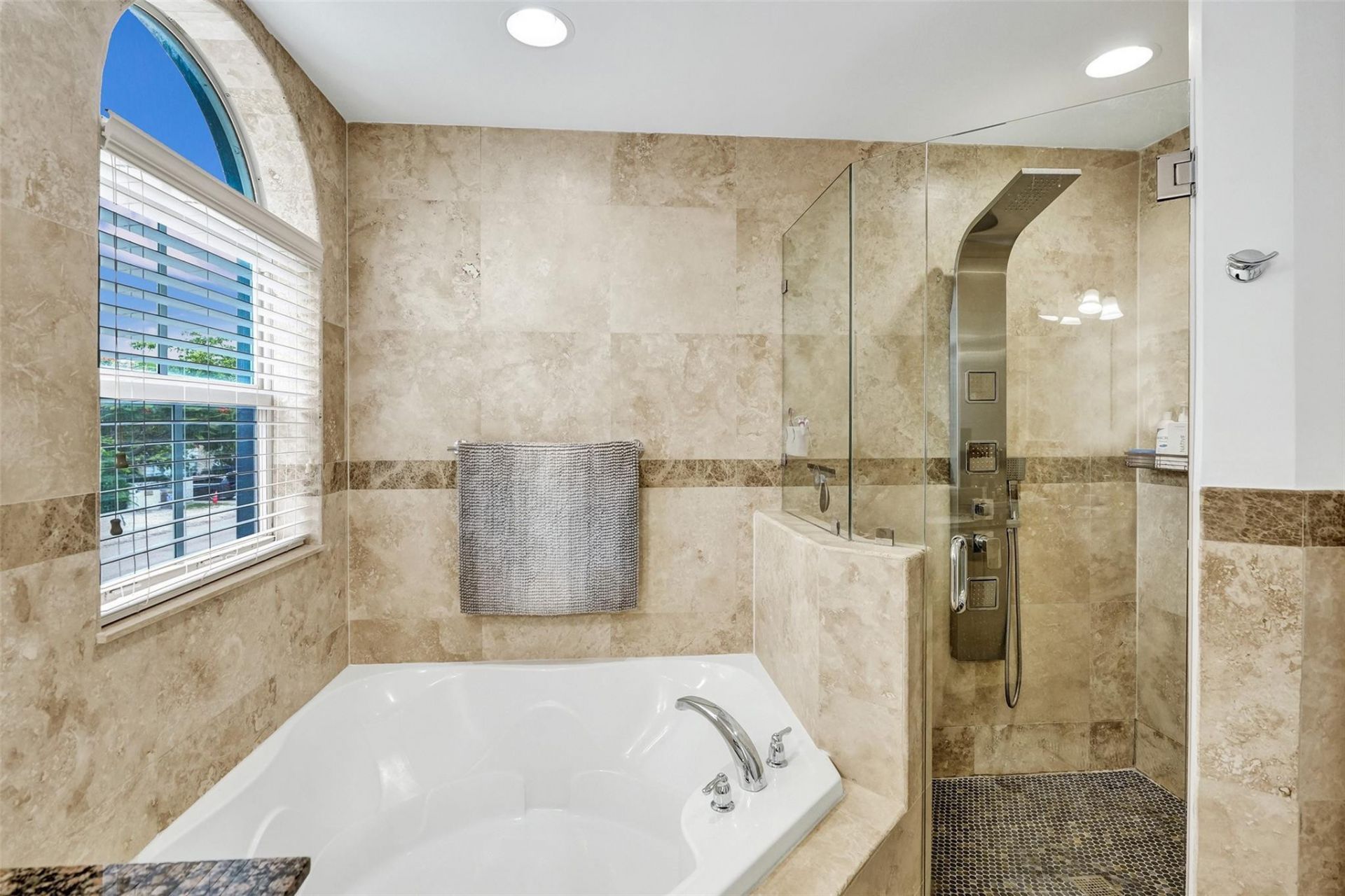 726 NE 15th Avenue, Unit 726, Fort Lauderdale, FL 33304 Photo