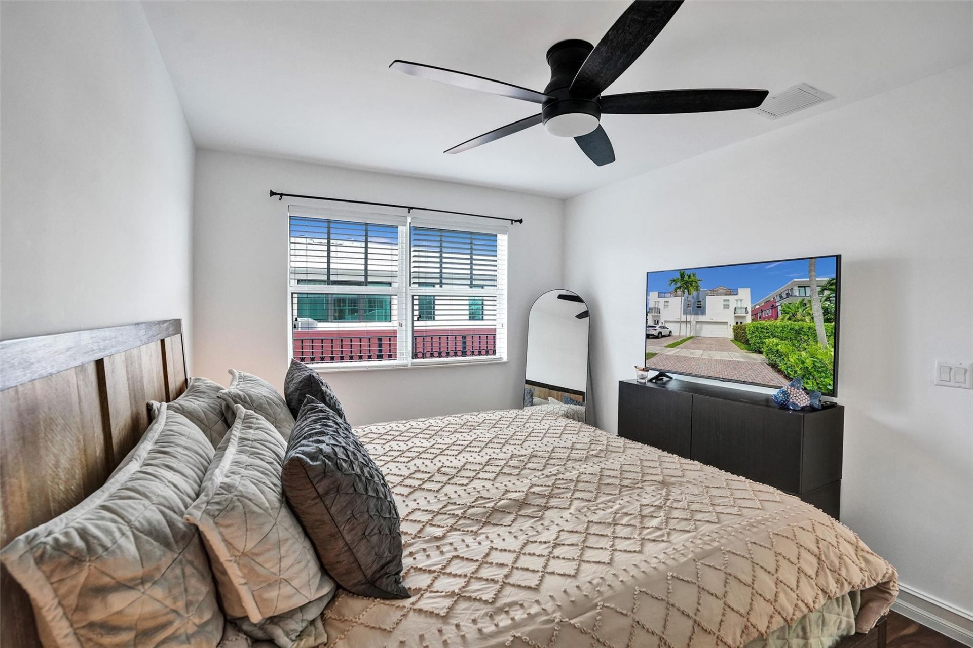 726 NE 15th Avenue, Unit 726, Fort Lauderdale, FL 33304 Photo