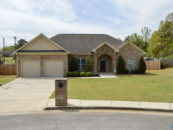 419 Pembrooke Circle, Hartselle, AL 35640