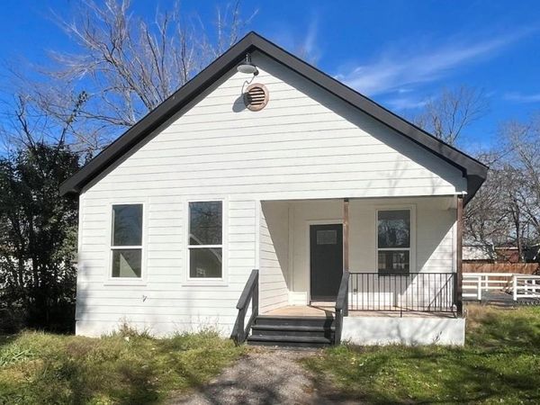 115 W Ila ST , Elgin, TX 78621