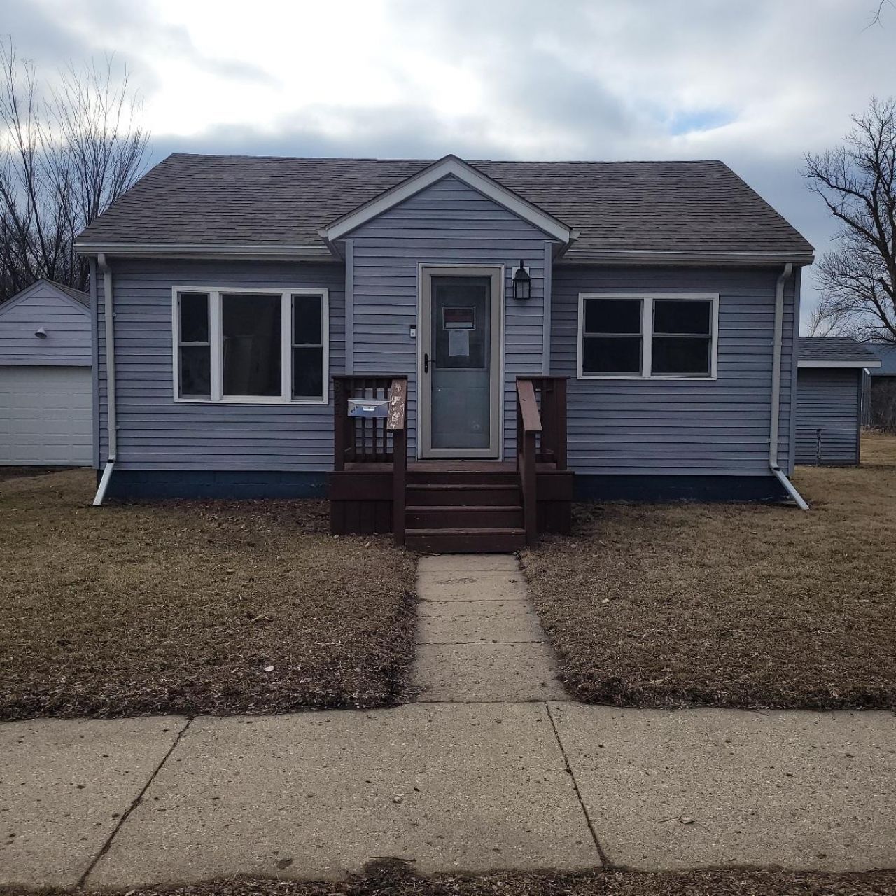 824 Collins Avenue, Windom, MN 56101