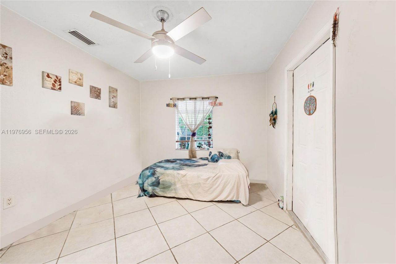 1385 NE 130th St, North Miami, FL 33161 Photo