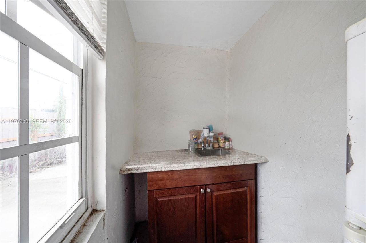 1385 NE 130th St, North Miami, FL 33161 Photo